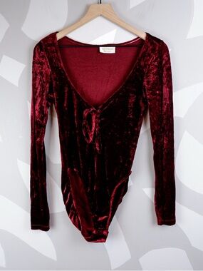 Vintage 80's Victoria's Secret Red Crushed Velvet Bodysuit | S